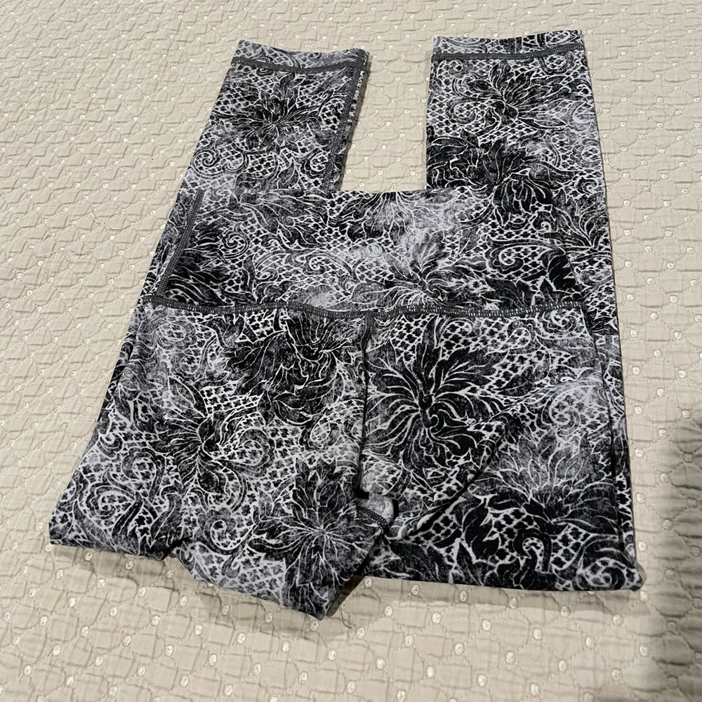 Lululemon Cropped Leggings